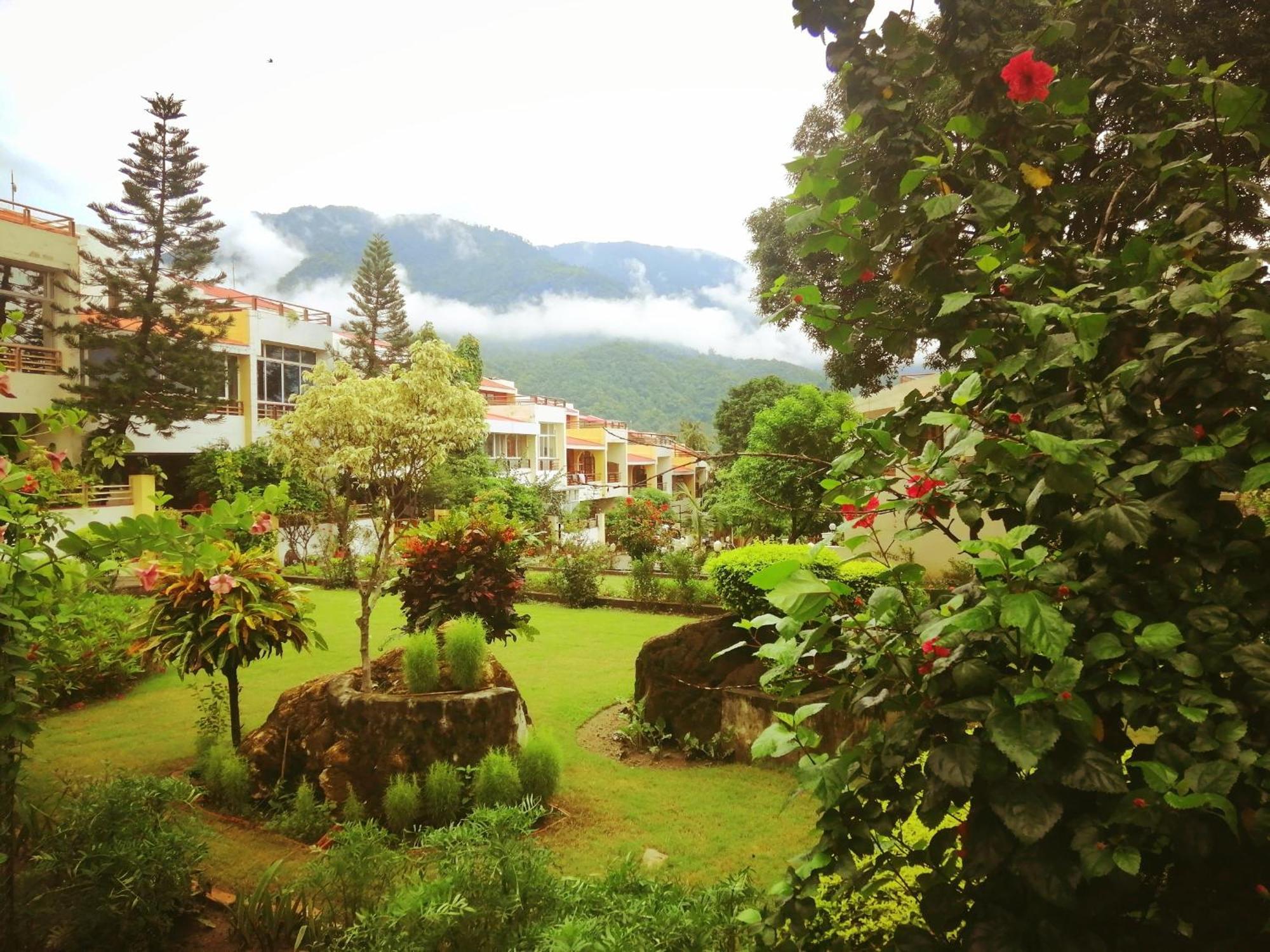 Ganga Vatika Boutique Hotel, Rishikesh Bagian luar foto