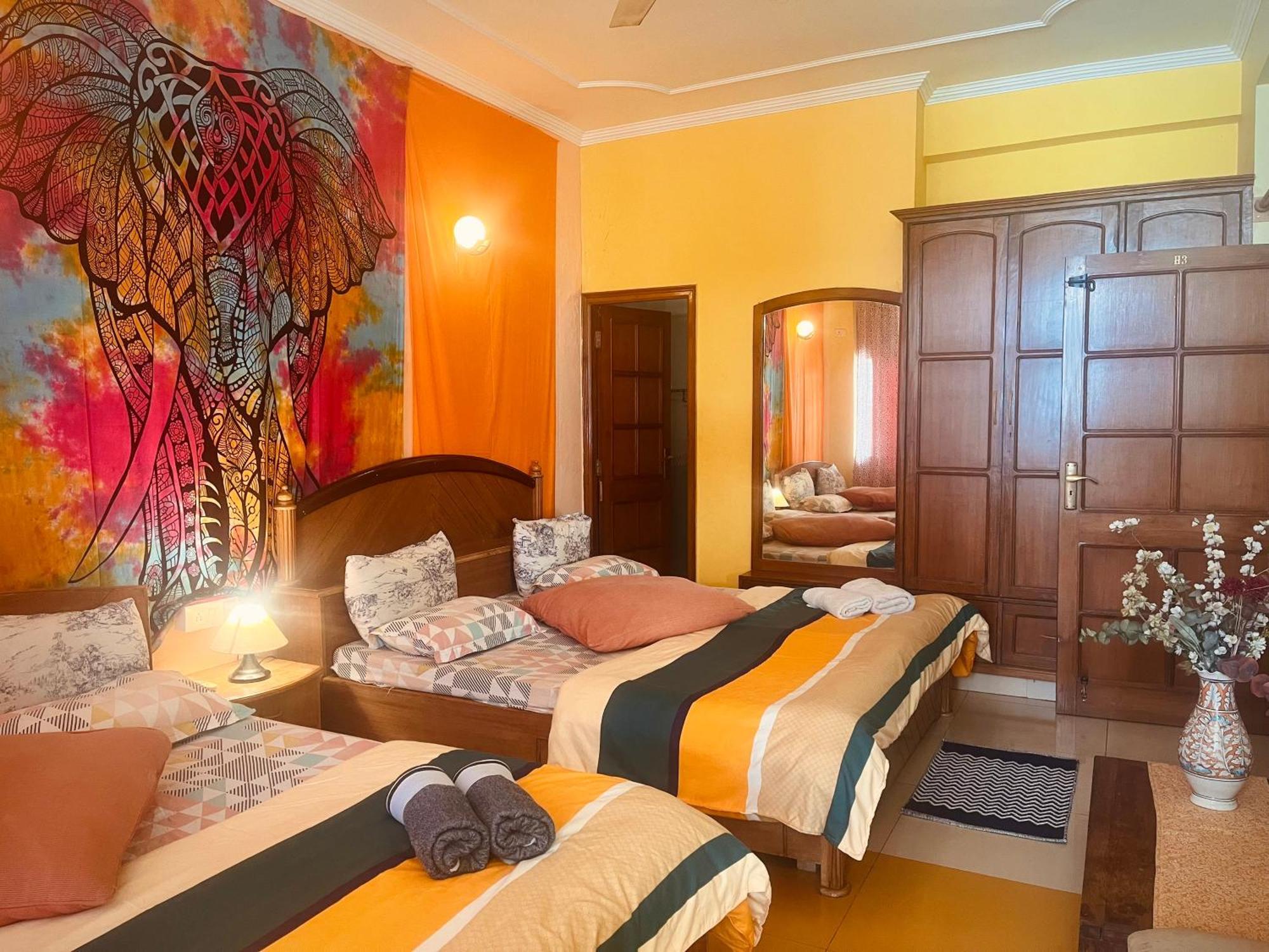 Ganga Vatika Boutique Hotel, Rishikesh Bagian luar foto