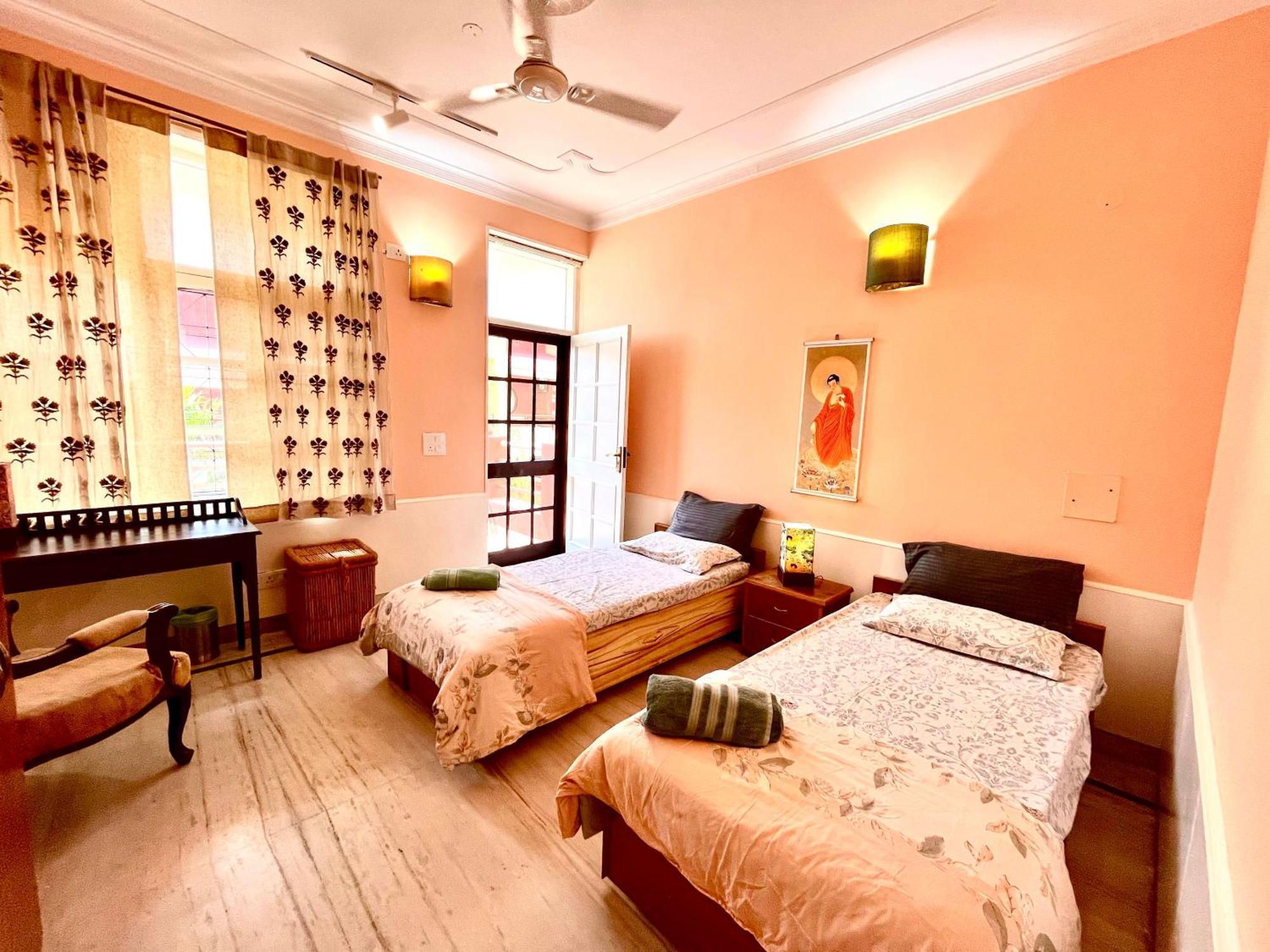 Ganga Vatika Boutique Hotel, Rishikesh Bagian luar foto