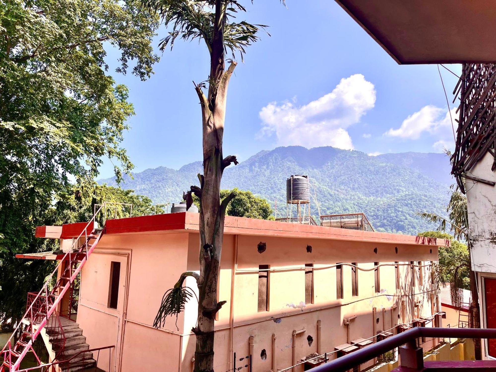 Ganga Vatika Boutique Hotel, Rishikesh Bagian luar foto